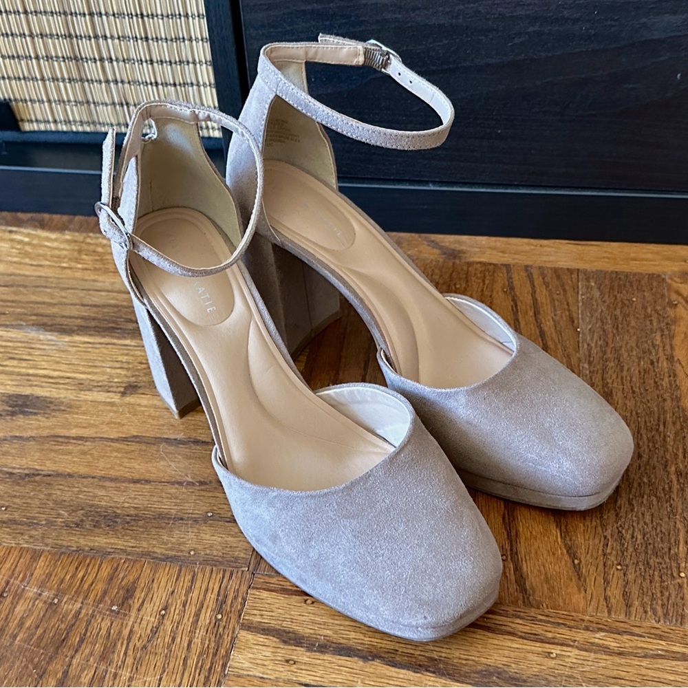 Kelly & Katie Elmonie Pump Nude Heels